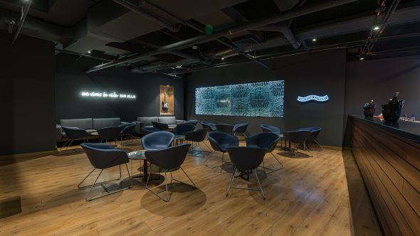 American Express Lounge Bar