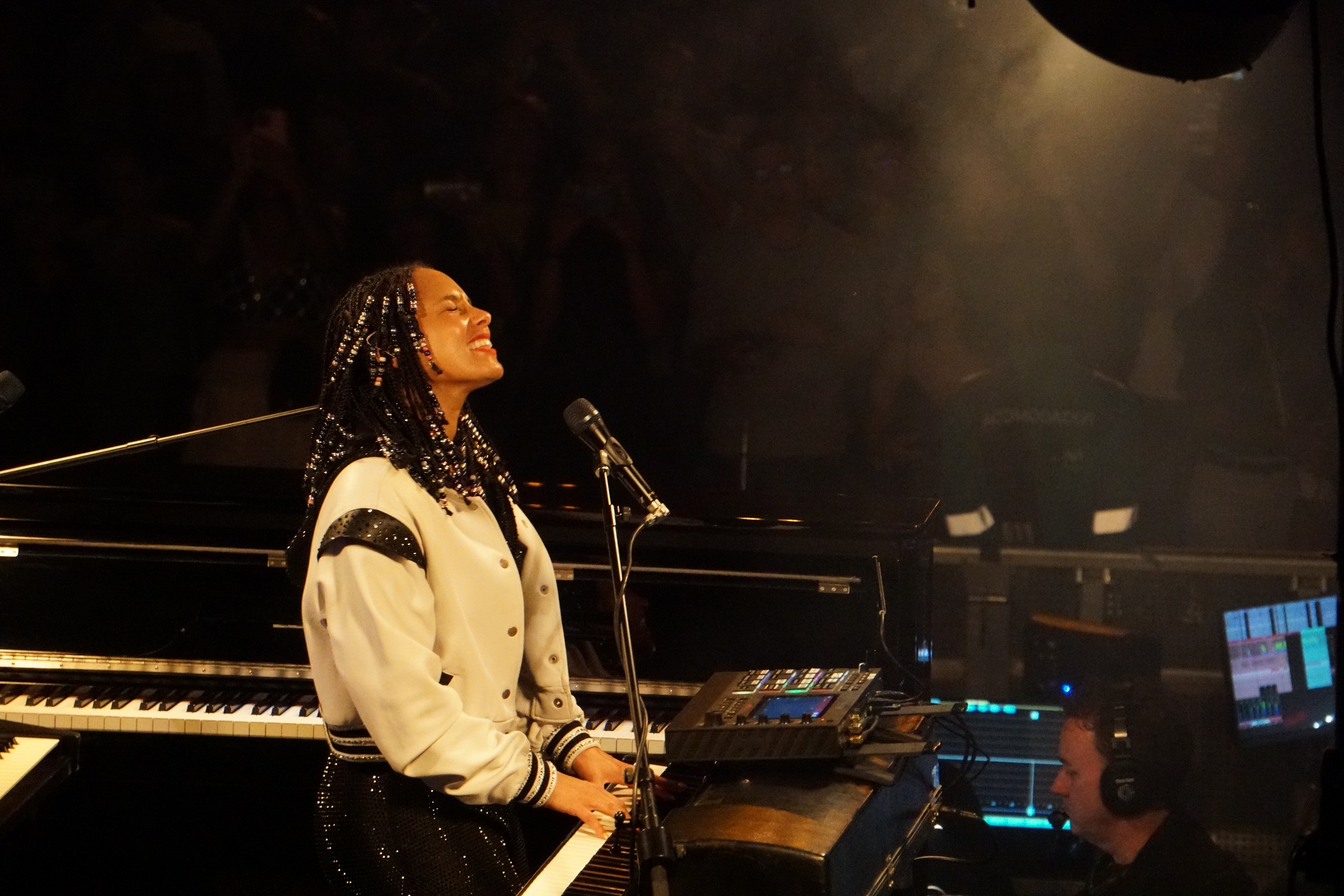 ALICIA KEYS 13