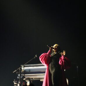 ALICIA KEYS 27