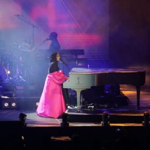 ALICIA KEYS 30