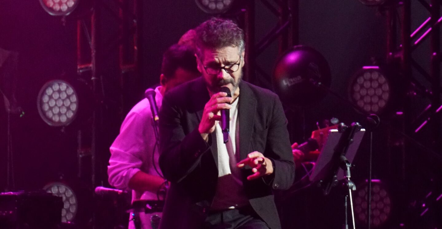 JESÚS ADRIAN ROMERO 6