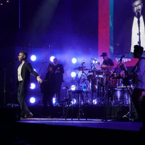 JESÚS ADRIAN ROMERO 9