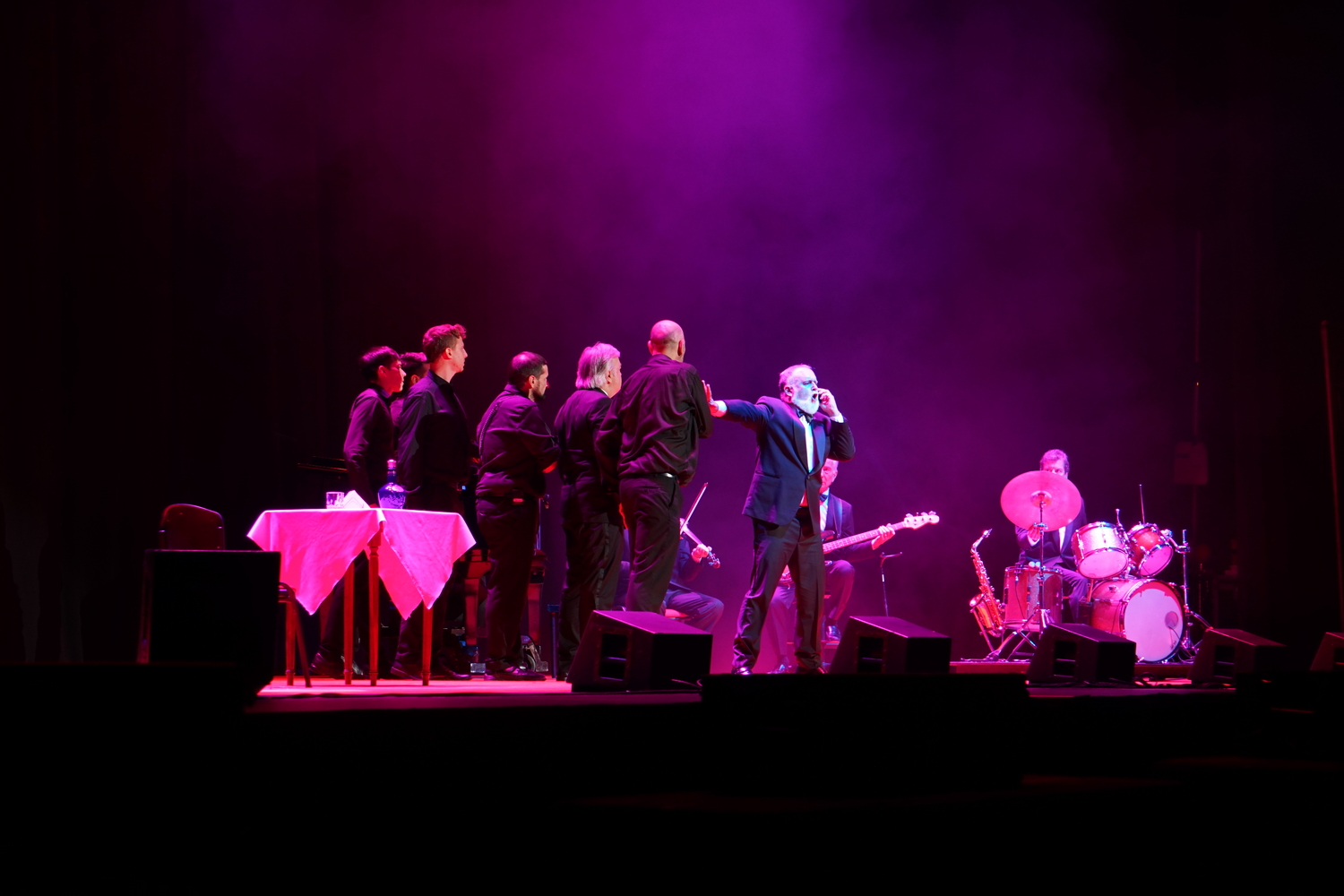 LES LUTHIERS 2
