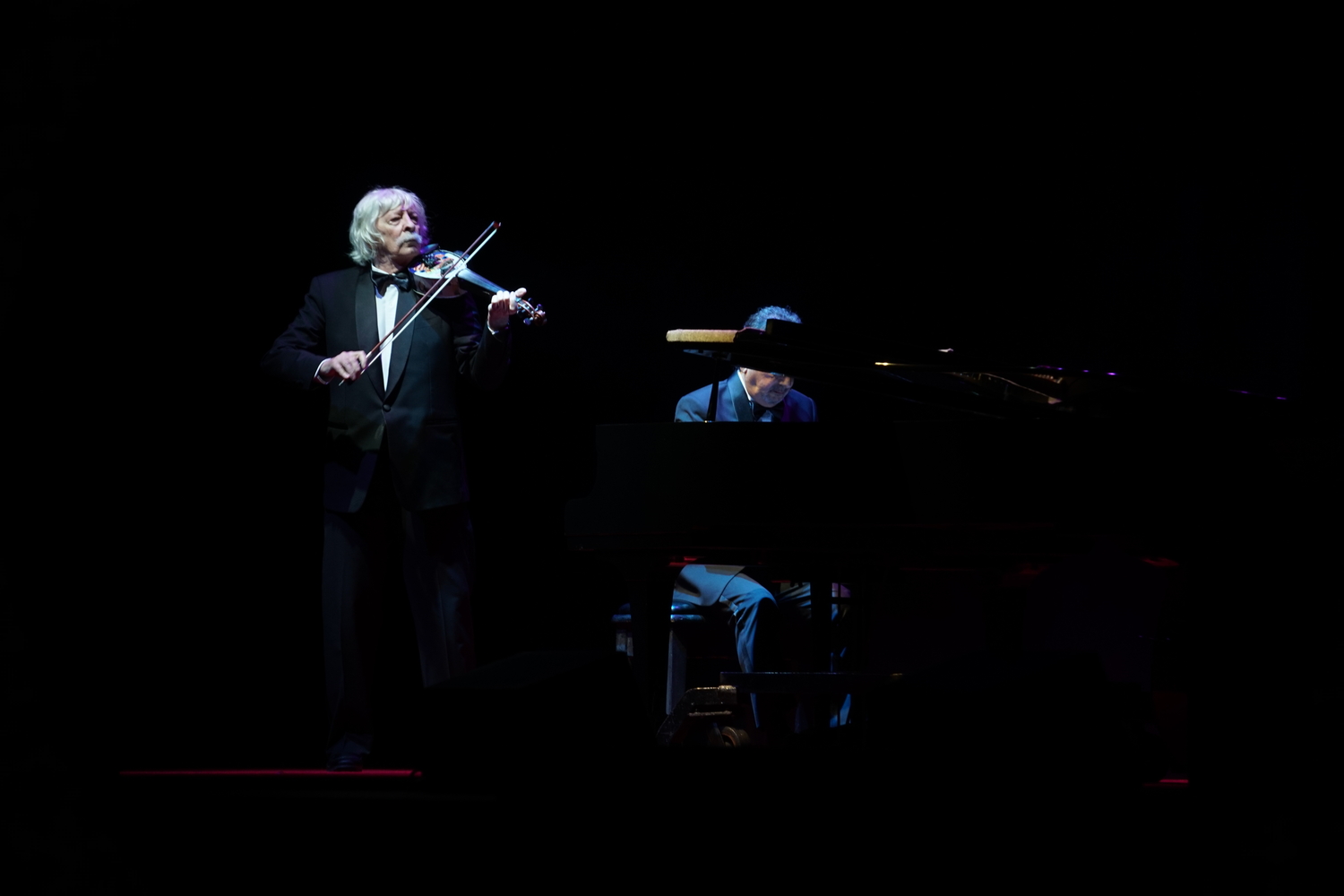 LES LUTHIERS 4