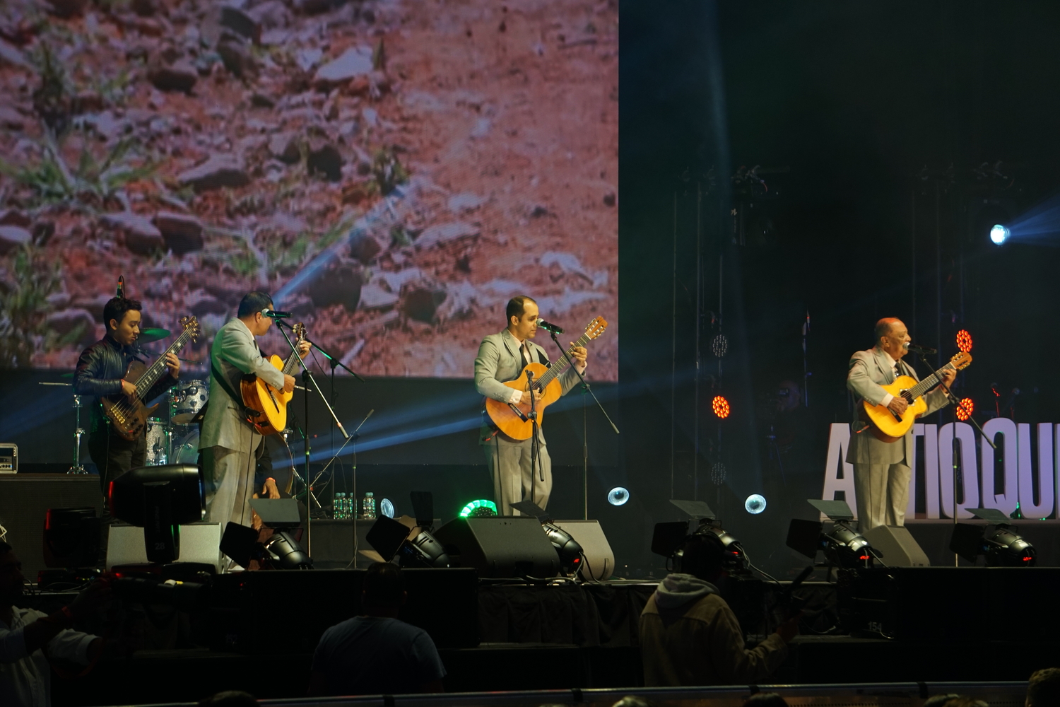 SERENATA DE ANTIOQUIA PARA TI CON MUCHO AMOR